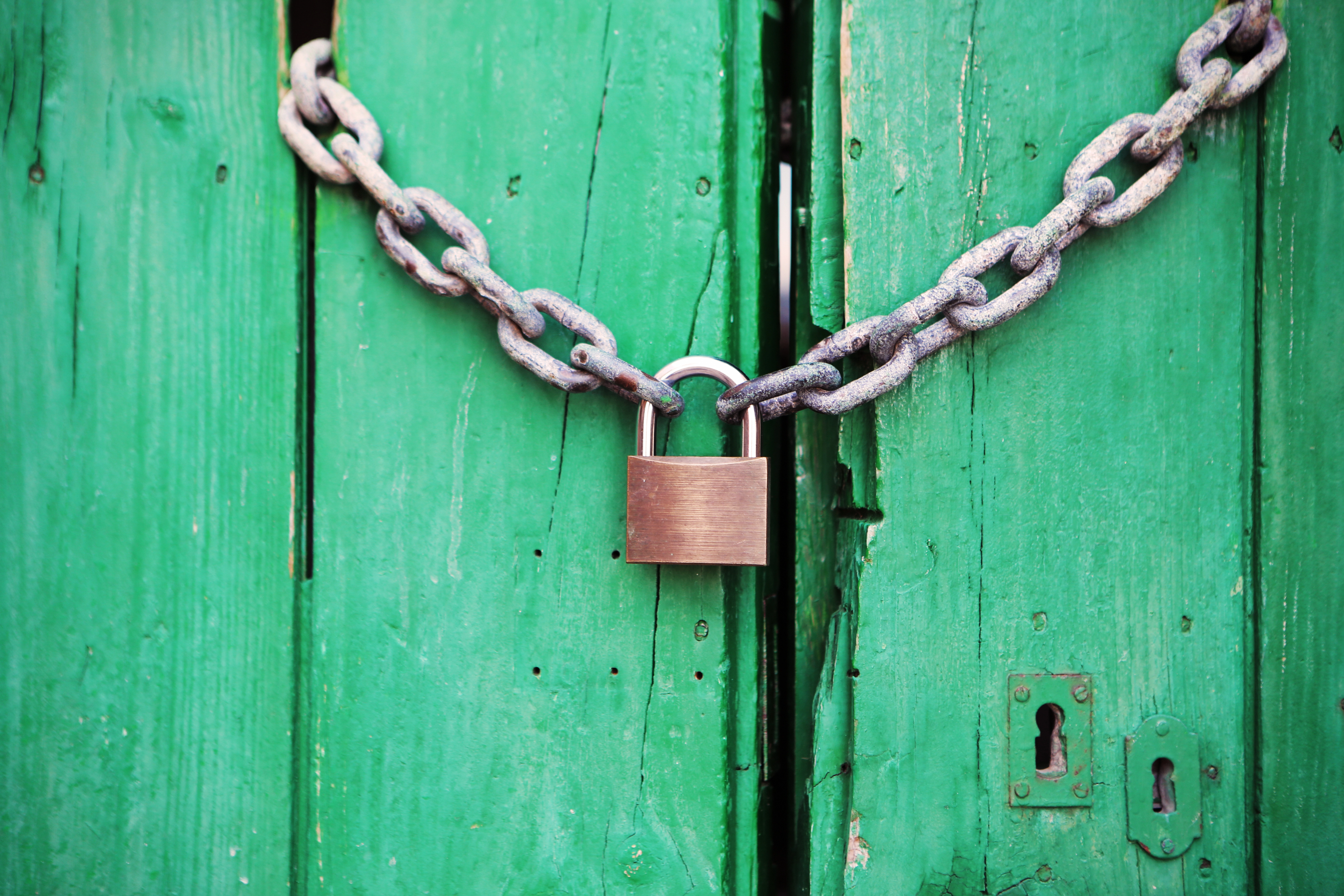 Se il tuo obiettivo è tenere fuori determinati visitatori mentre ne fai entrare altri, dovrai richiedere la creazione di un account a un certo punto del processo.