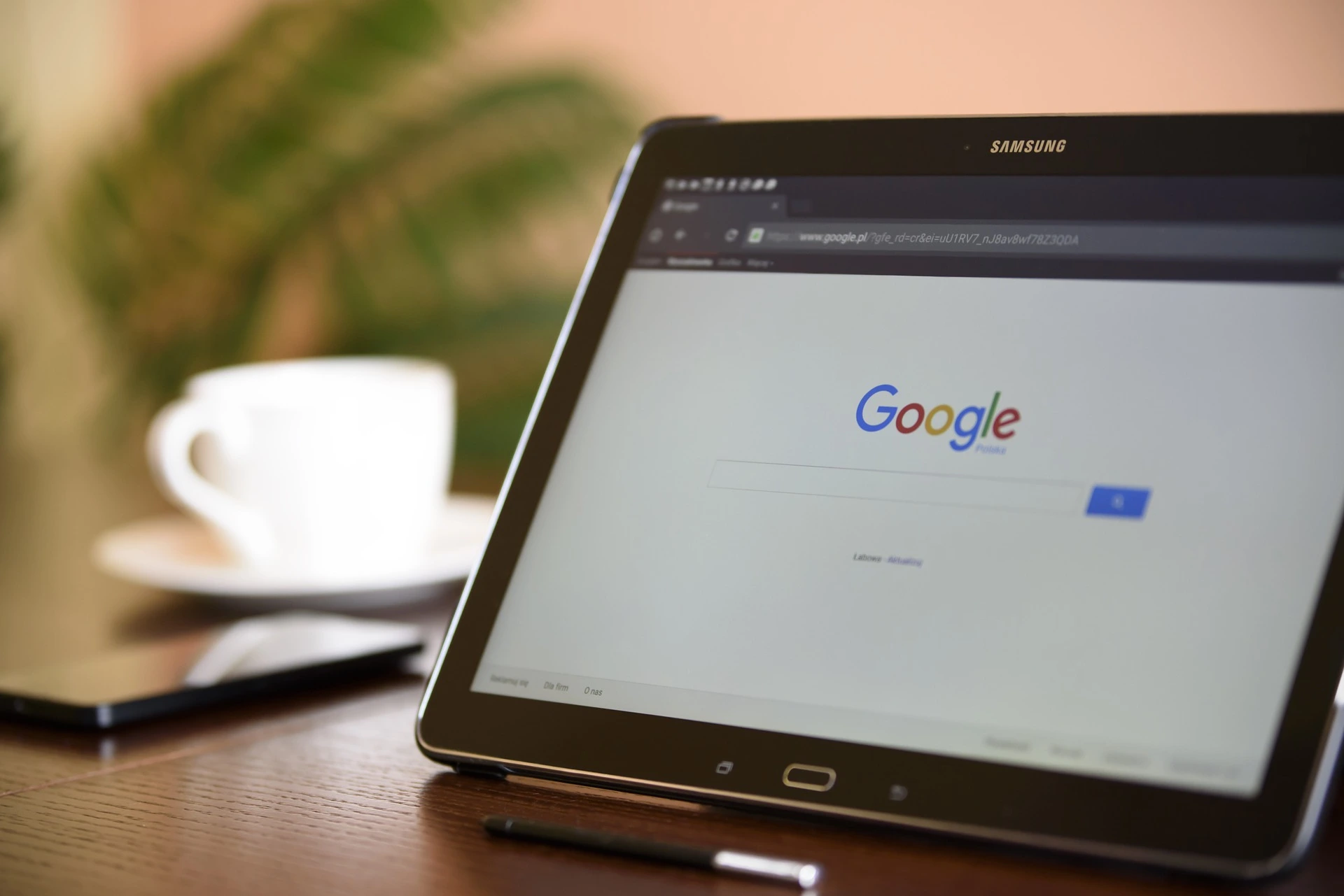 سيبحث العملاء عن طريق SKU عندما يتم تضييق نطاق خياراتهم. لا تقع في خطأ عدم الظهور بين النتائج.