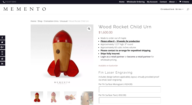 子供のために木で作られたロケットの形をした壷。
