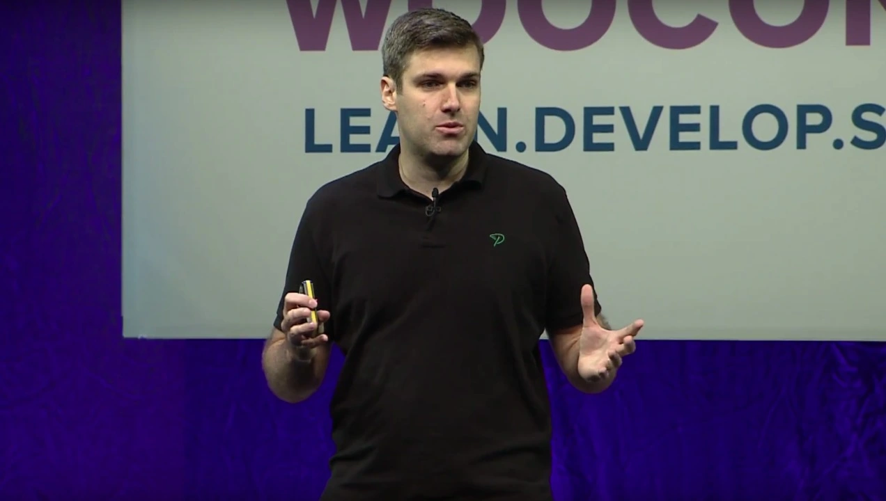 ブレントシェパードがWooConf2016のステージに登場。