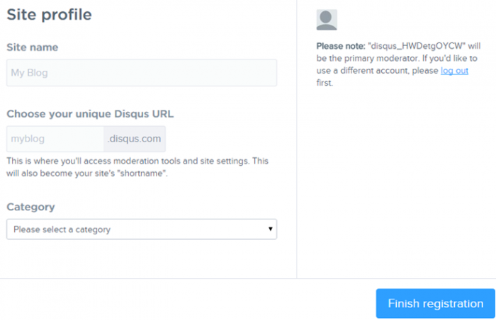Ein Registrierungsformular auf der Disqus-Website für eine Website, um Disqus-Kommentare auf ihrer Website zu verwenden. Es fragt einfach nach dem Site-Namen, wählt den Anfang der Site-URL (gefolgt von .disqus.com) und die Themenkategorie in einem Dropdown-Feld aus.