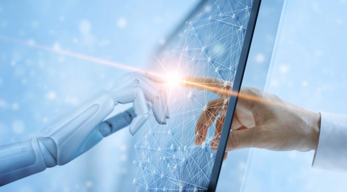 Hände von Robotern und Menschen berühren die zukünftige Schnittstelle der globalen virtuellen Netzwerkverbindung. Technologiekonzept der künstlichen Intelligenz. WordPress Customer Engagement Strategy
