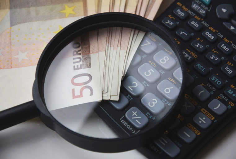 Eficient din punct de vedere al costurilor - E-learning vs. Învățare tradițională