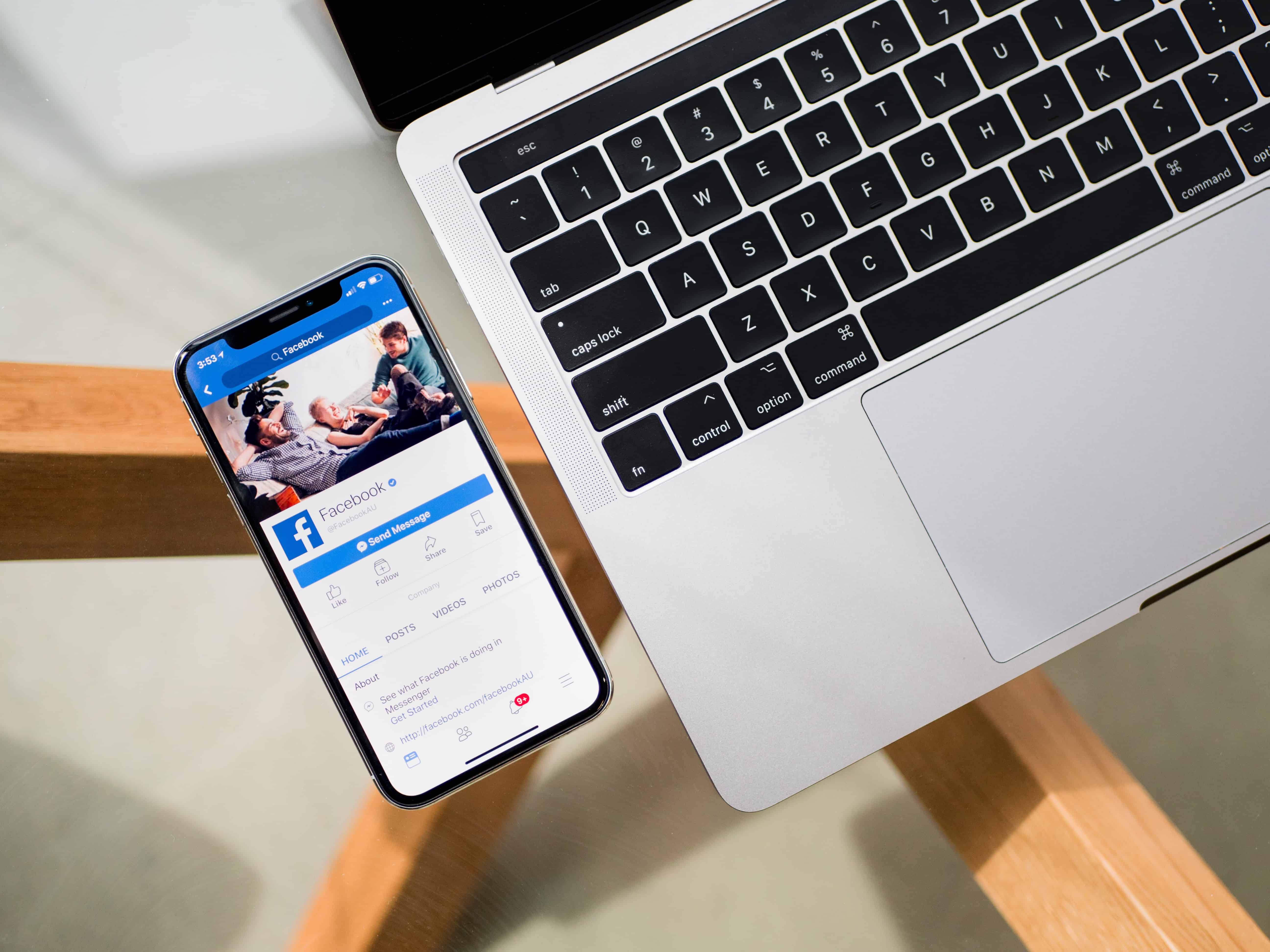 移動設備上的 Facebook