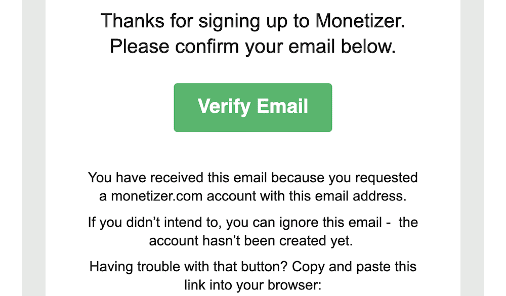 Una parte di un messaggio di double opt-in da un'e-mail HTML, che dice all'utente perché sta ricevendo un'e-mail e chiede loro di verificare utilizzando un pulsante verde con la scritta "Verifica e-mail".