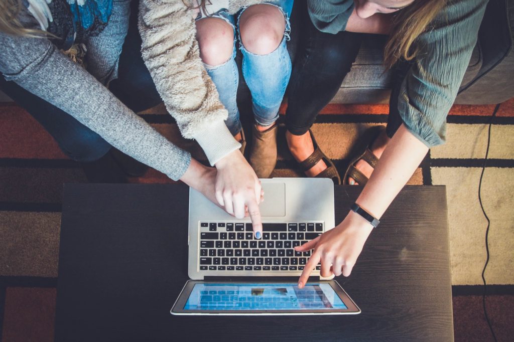 Intranet vs. Extranet: qual è la differenza? 10 What Is an Extranet?