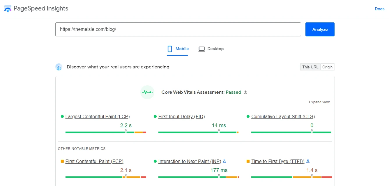 تقييم أساسيات الويب في Google PageSpeed Insights.