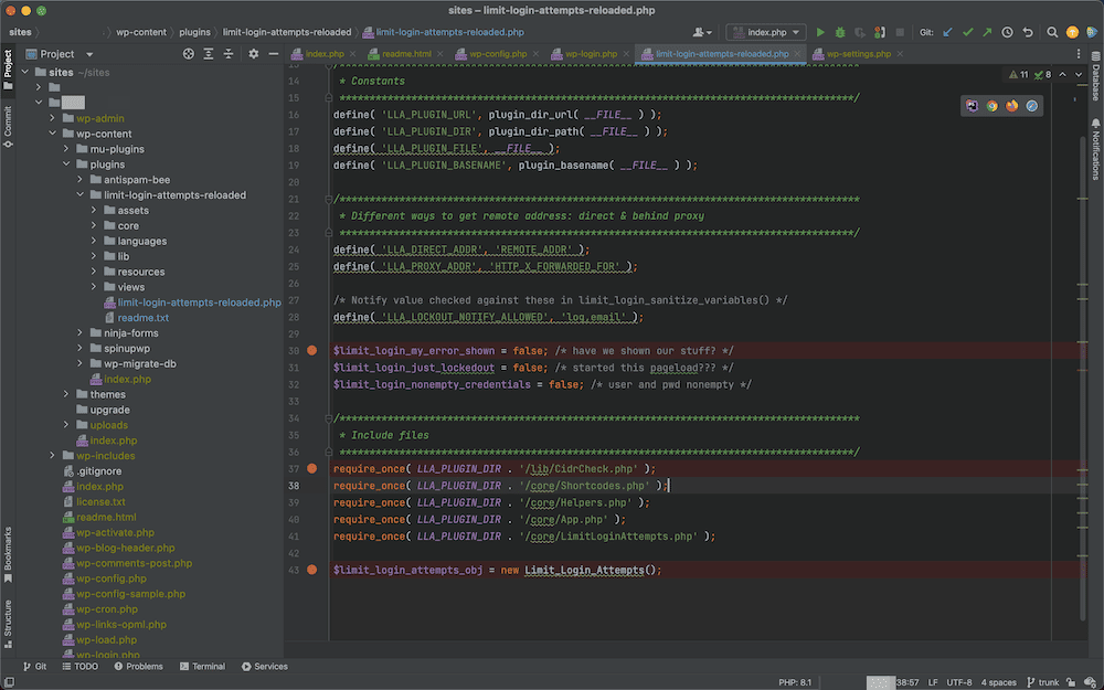 Solda proje için beyaz, mavi ve sarı metin kullanan bir ağaç dizini bulunan PhpStorm arayüzü. Sağ taraf, bir WordPress eklentisi için turuncu, mor, yeşil ve beyaz metin kullanan PHP kodunu içerir.