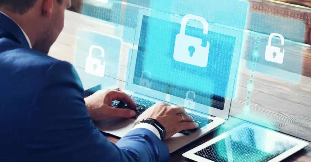 Ícone de cadeado de segurança exibido em várias telas de dispositivos