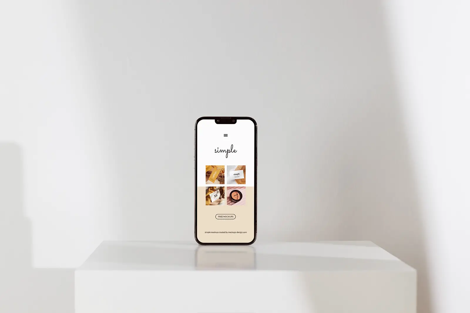iPhone pada mockup latar belakang putih -