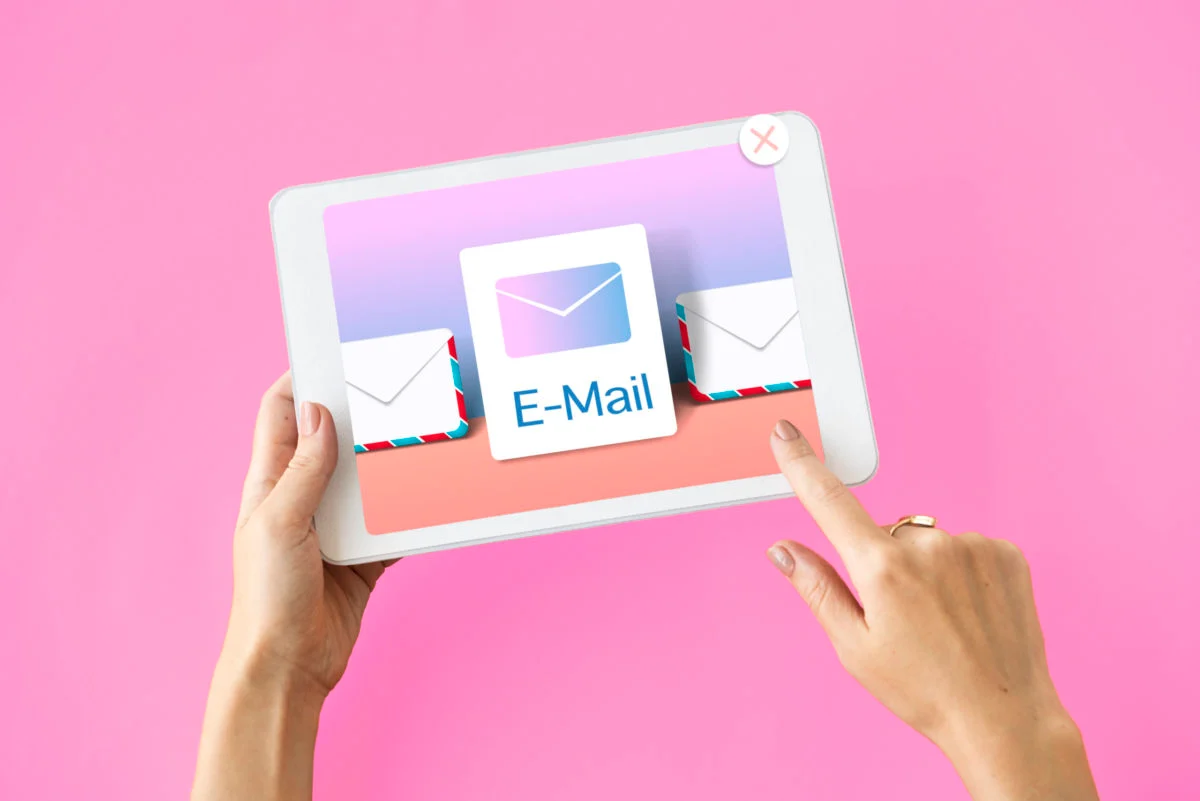 Notificação por e-mail - Marketing pago