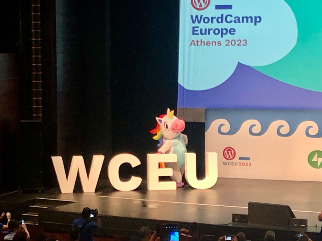 Wordcamp Europe 2023 ステージ上のユニコーン