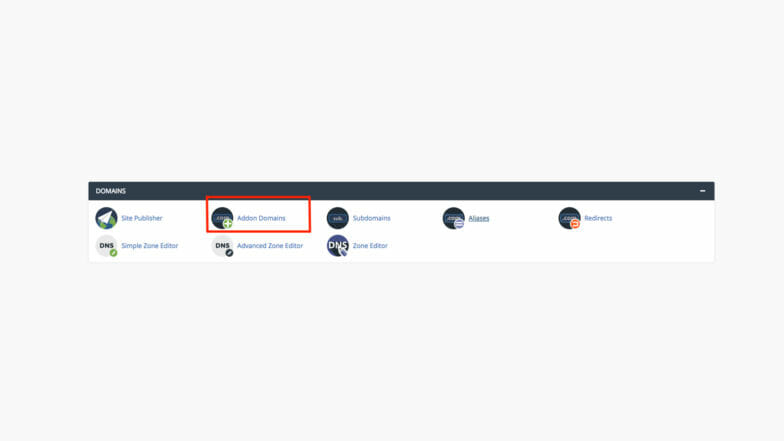 Ejemplo de uso de cPanel para gestionar dominios.