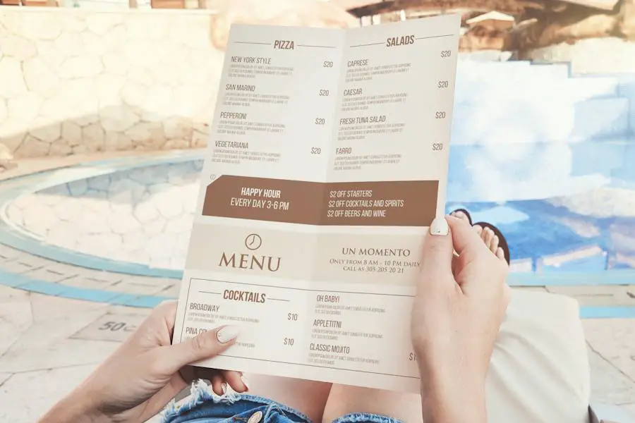 Menu à deux volets dans la maquette à la main -