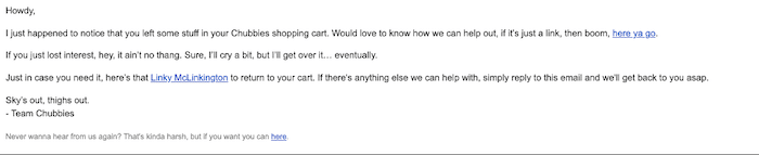 E-mail de comércio eletrônico lembrando aos compradores que eles deixaram algo no carrinho